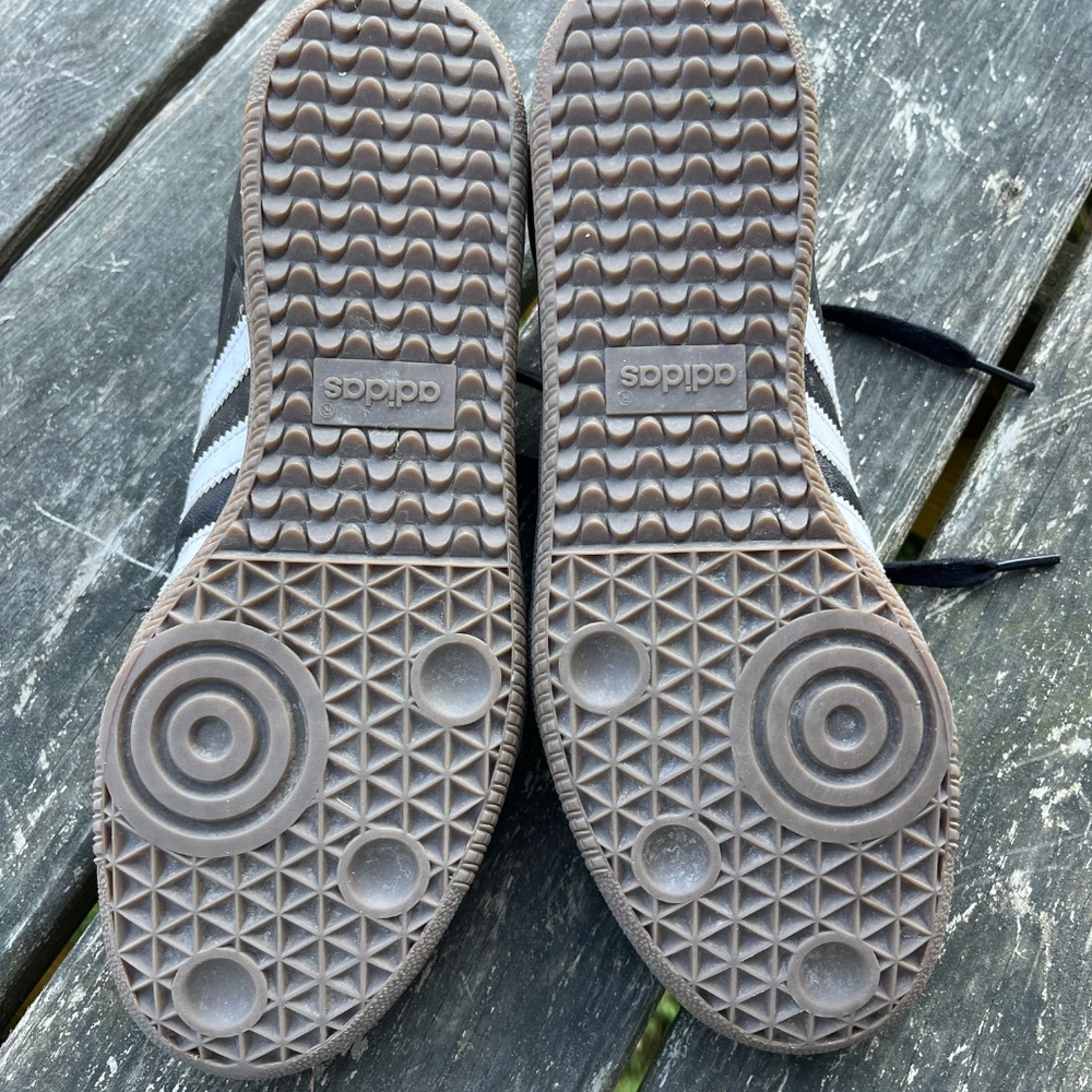 Adidas Sambas Women's 7.5 - Picture 6 of 8